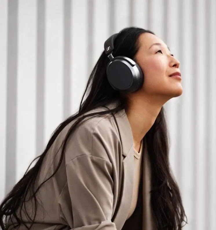 Sennheiser Momentum 4 Wireless — product photo 3 of 3