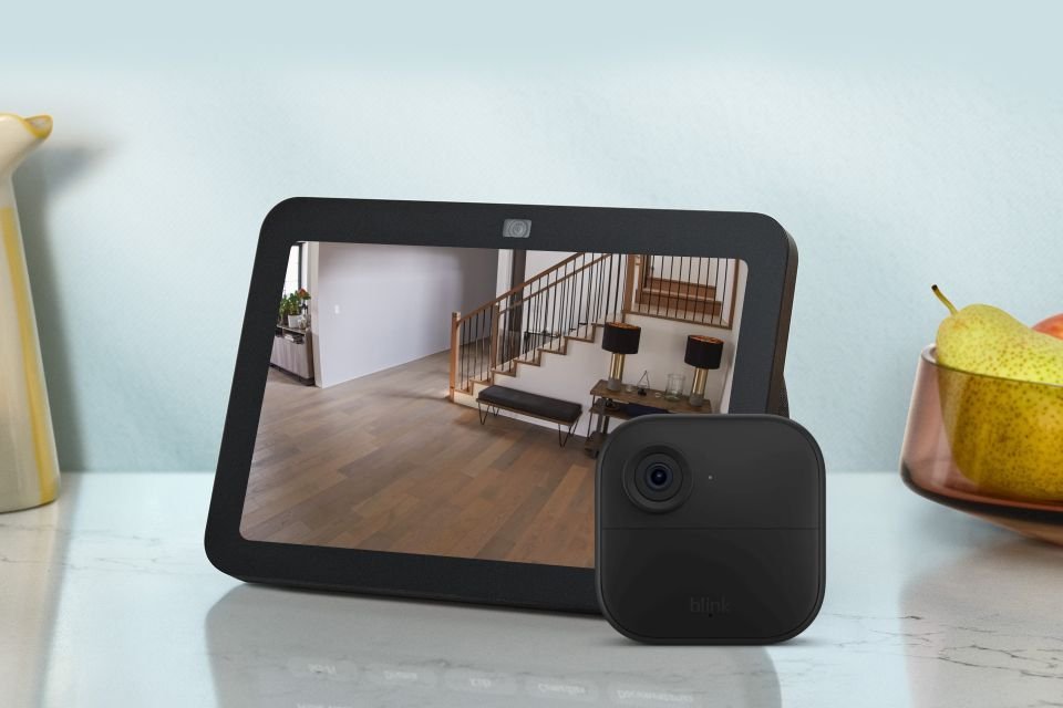 Blink Outdoor 4 (1-Camera System with Sync Module Core), product photo 3 of 3