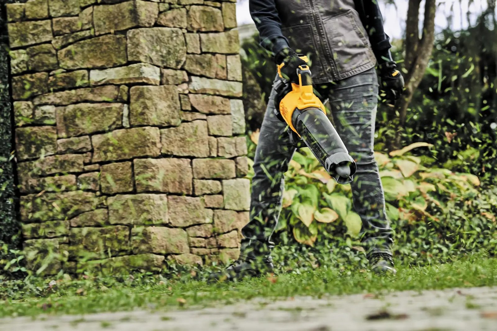 DeWalt 20V MAX XR DCBL722P1 Leaf Blower Kit — product photo 3 of 3